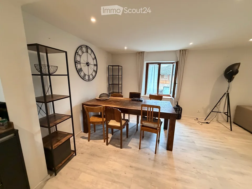 Charmantes 4.5-Zimmer-Einfamilienhaus in Zuzgen – sofort verfügbar! – Foto 9 von 16