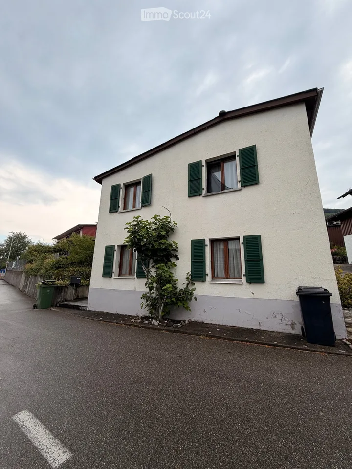 Charmantes 4.5-Zimmer-Einfamilienhaus in Zuzgen – sofort verfügbar! – Foto 16 von 16