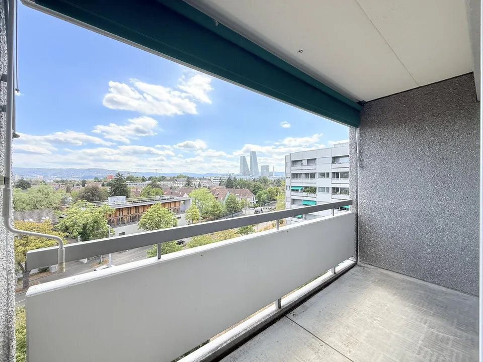Über den Dächern von Basel: 3.0-Zimmer mit zwei Balkonen und Weitsicht