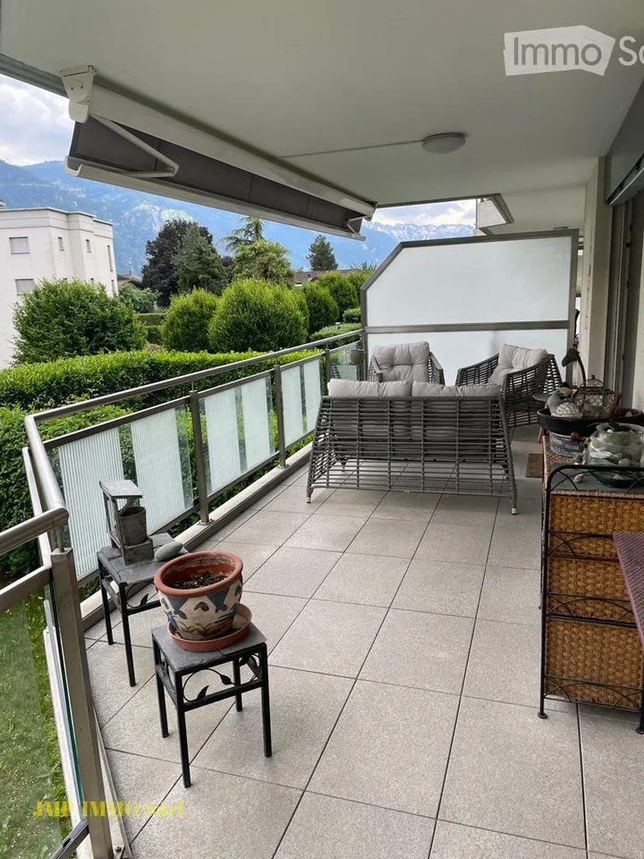 Beautiful 3.5-room apartment with 3 parking spaces to seize
