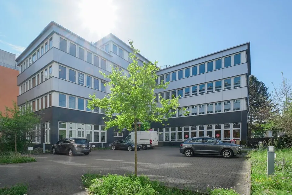 Bureau compact à Dättwil - central, prêt à être occupé