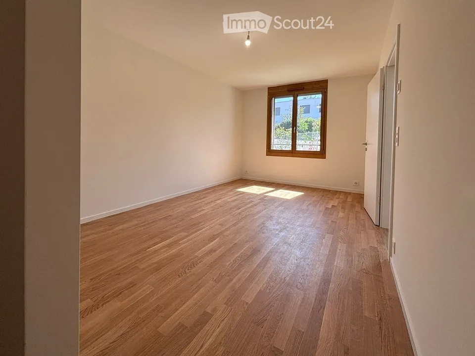 Schönes neues 4-Zimmer-Apartment mit eigenem Garten in Bernex