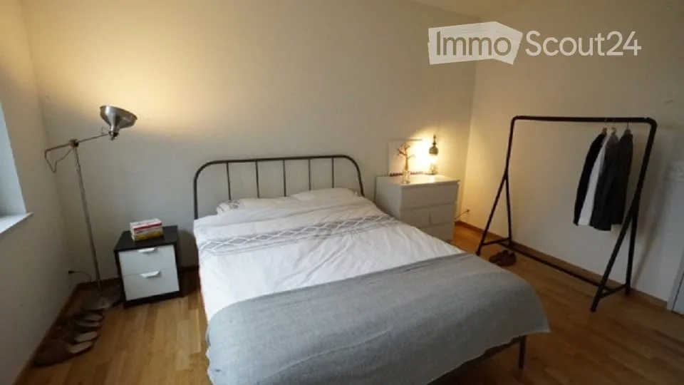 Renovated 2.5-room apartment with balcony in the heart of Zurich-Wiedikon