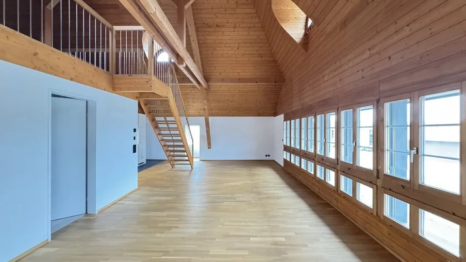 Spacious 2.5-room loft apartment with gallery floor