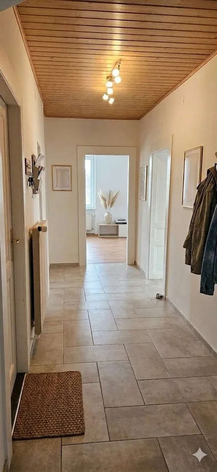 EXCEPTIONAL LARGE 4-ROOM APARTMENT