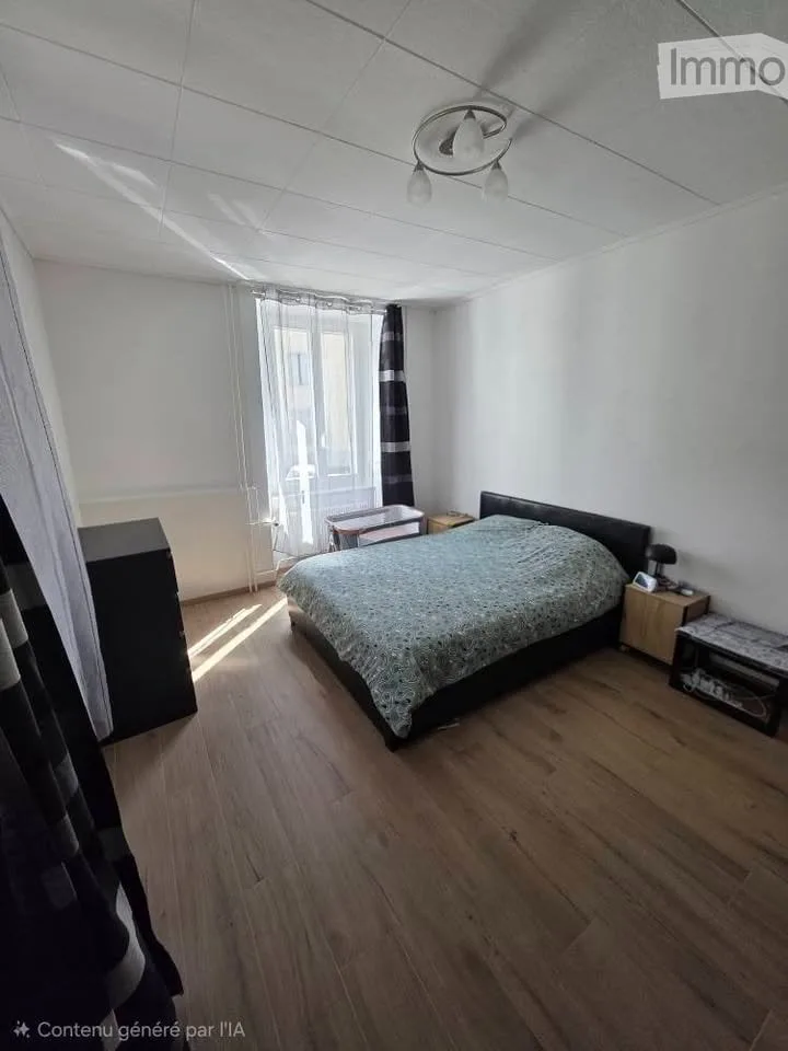 EXCEPTIONAL LARGE 4-ROOM APARTMENT