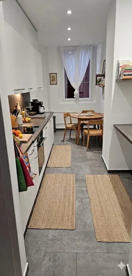 EXCEPTIONAL LARGE 4-ROOM APARTMENT