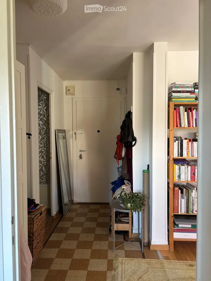 Studio avec hall et cuisine séparée - 15 septembre