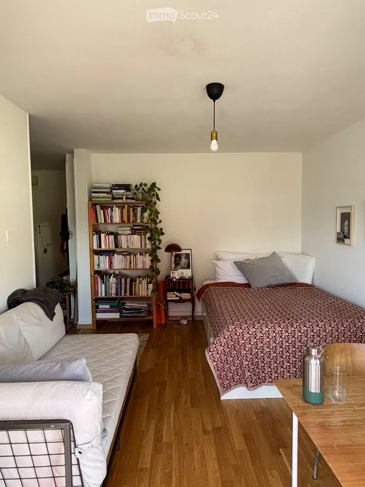 Studio avec hall et cuisine séparée - 15 septembre