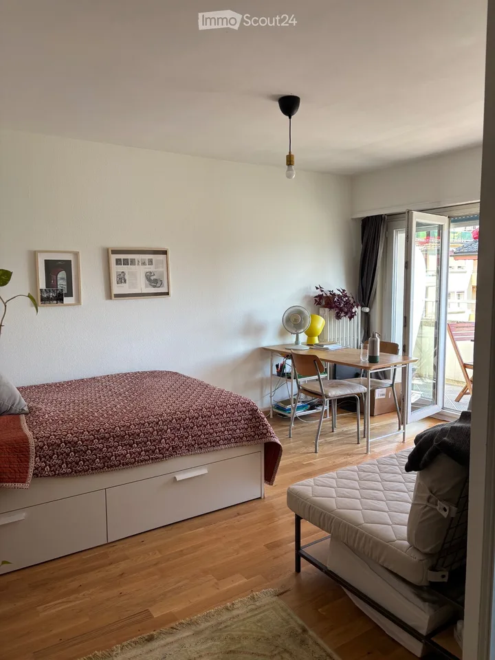 Studio avec hall et cuisine séparée - 15 septembre