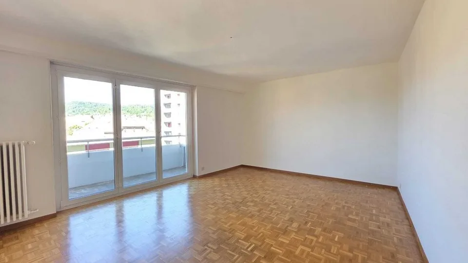 LOGEMENT RENOVE AVEC BALCON