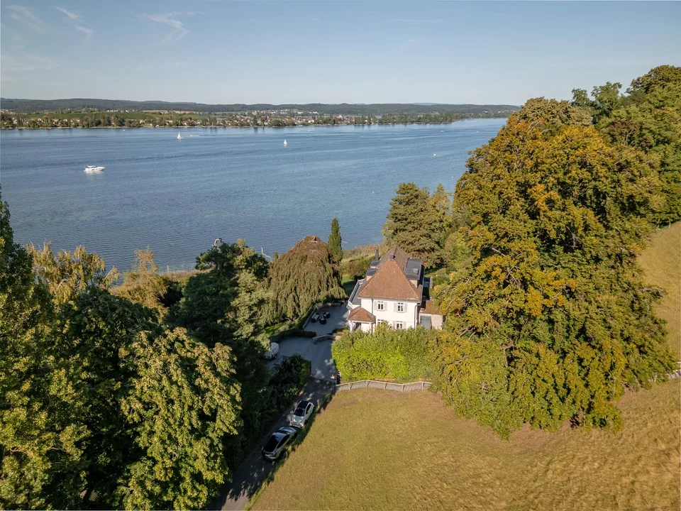 Villa esclusiva sul lago di Costanza con proprietà sul lago a Mannenbach