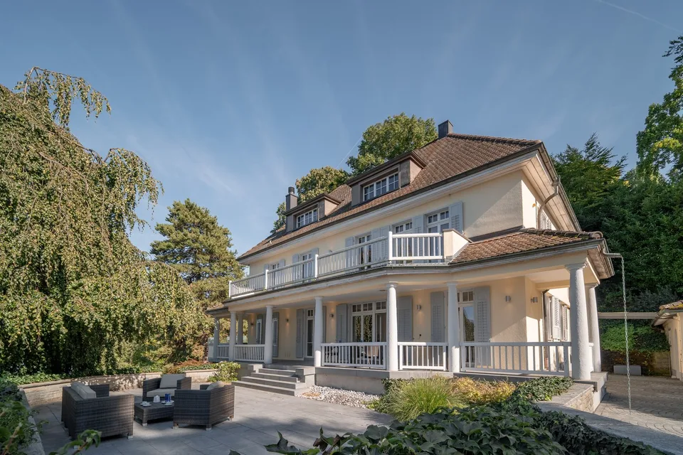 Exklusive Villa am Bodensee mit Seegrundstück in Mannenbach