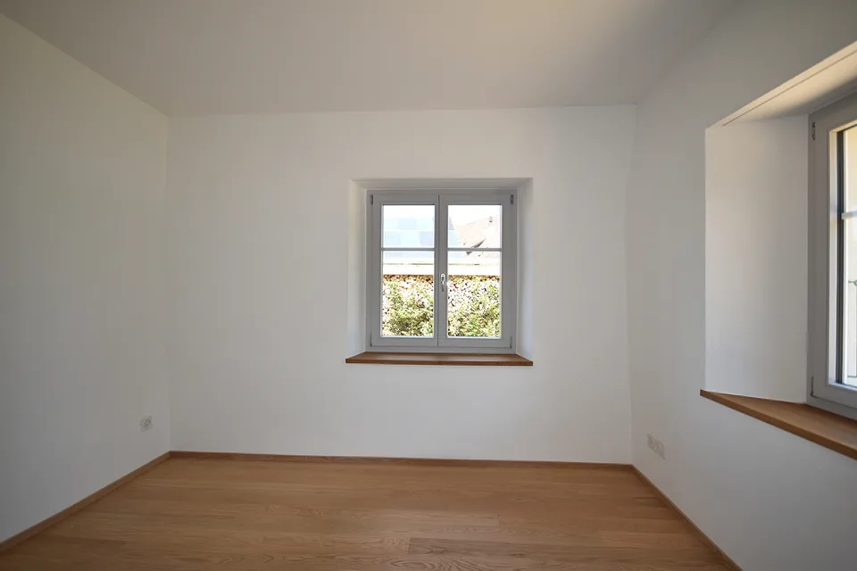 Newly valued 2.5-room ground floor apartment in Rünenberg!