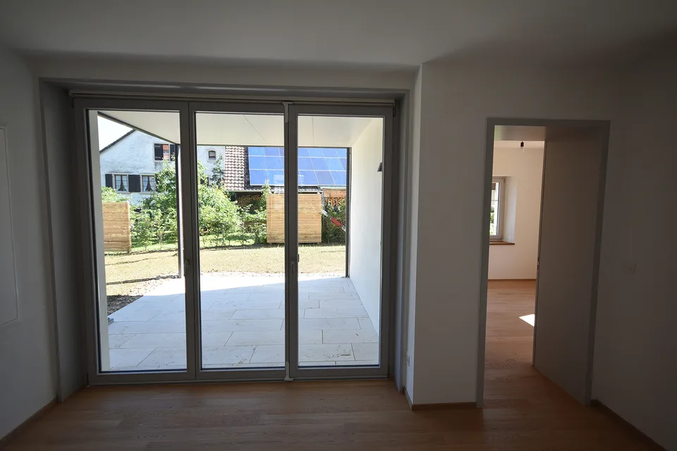 Newly valued 2.5-room ground floor apartment in Rünenberg!