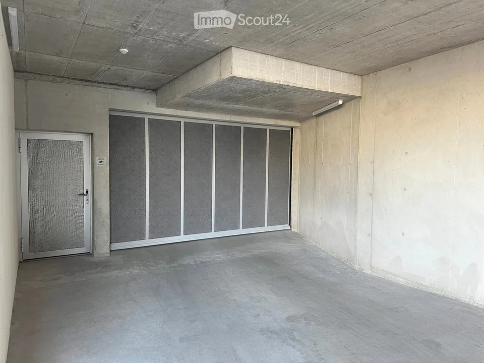 9 Tiefgaragenplätze in Galgenen zu vermieten