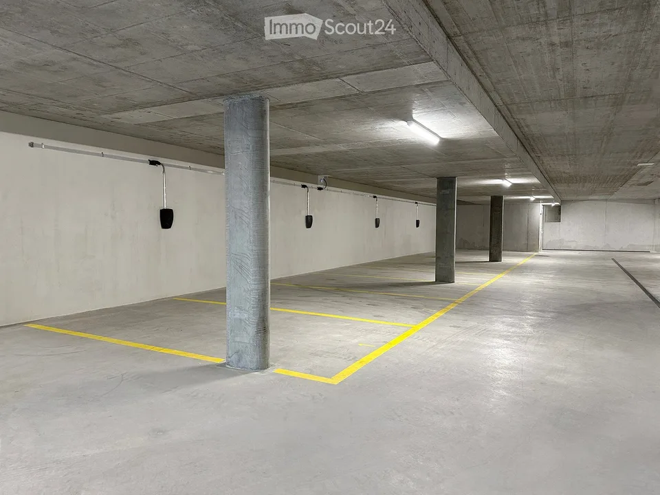 9 Tiefgaragenplätze in Galgenen zu vermieten