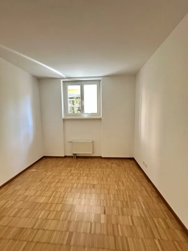Wohnung mit 3 Räumen und Gartennische