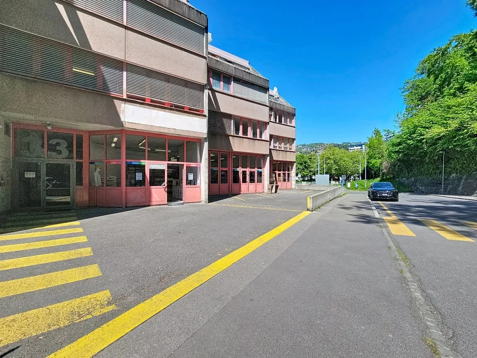 Spécial investisseur - Grande surface commerciale à deux pas du centre-ville