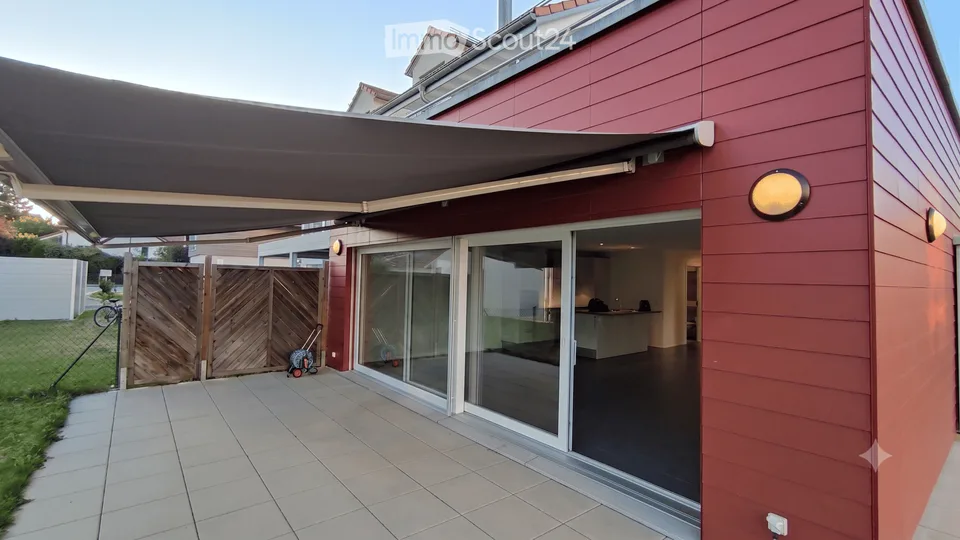 Spacious 2.5-room apartment (80 m²) with large private garden
