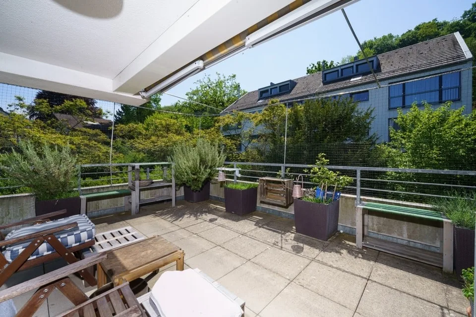 Grosszügig. Ruhig. Naturnah. - 5.5-Zimmer-Maisonette-Wohnung in Muttenz