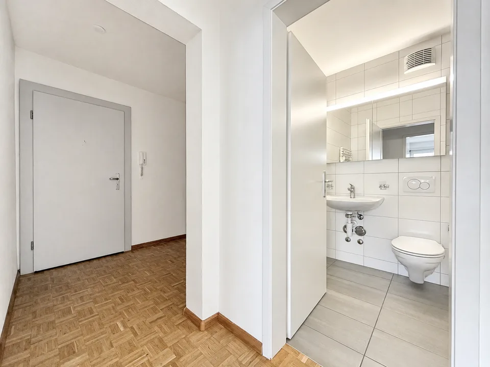 Appartement confortable de 2.0 pièces avec balcon dans le quartier de Hirzbrunnen