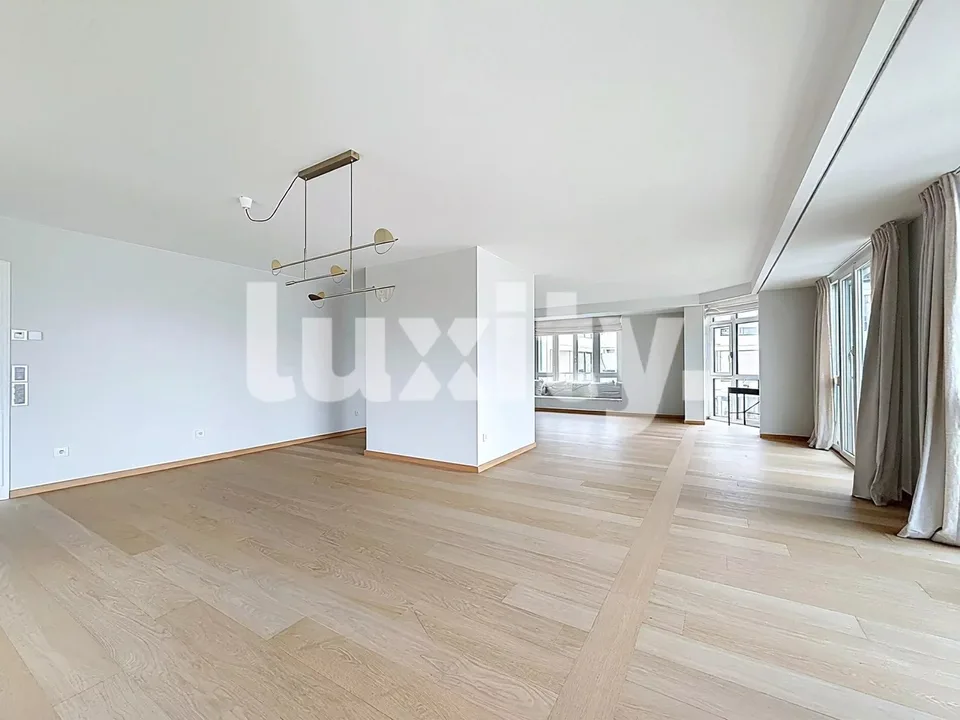 Appartement moderne vue lac