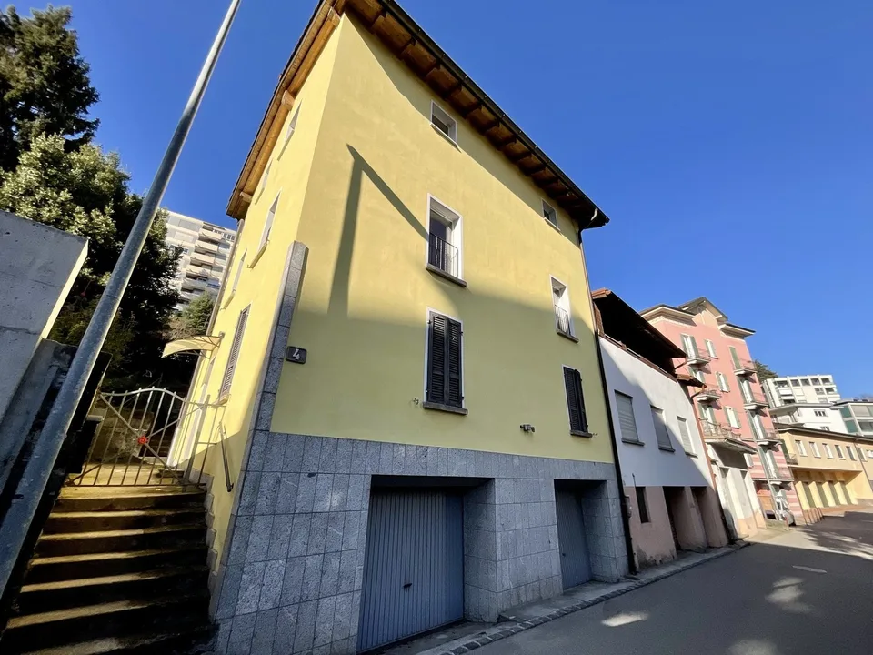 VENDESI - PROPRIETA INDIPENDENTE A DUE PASSI DAL CENTRO