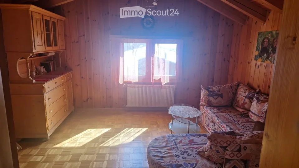 Charmante 3-Zimmer-Dachwohnung in Degen, Graubünden