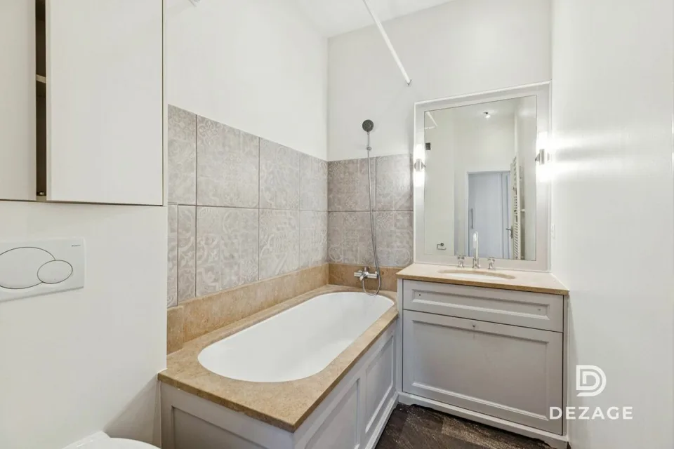 Apartment with character and panoramic views and garden in the heart of the village!