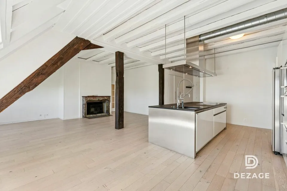Apartment with character and panoramic views and garden in the heart of the village!