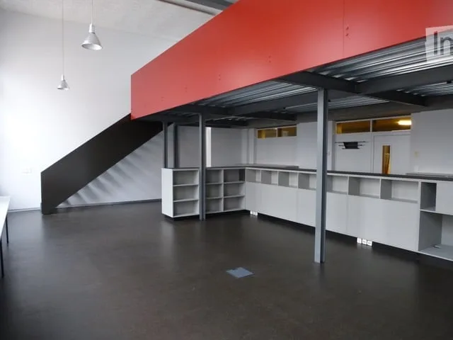 Co-Mieter gesucht für Atelier-Hälfte, zentral gelegen