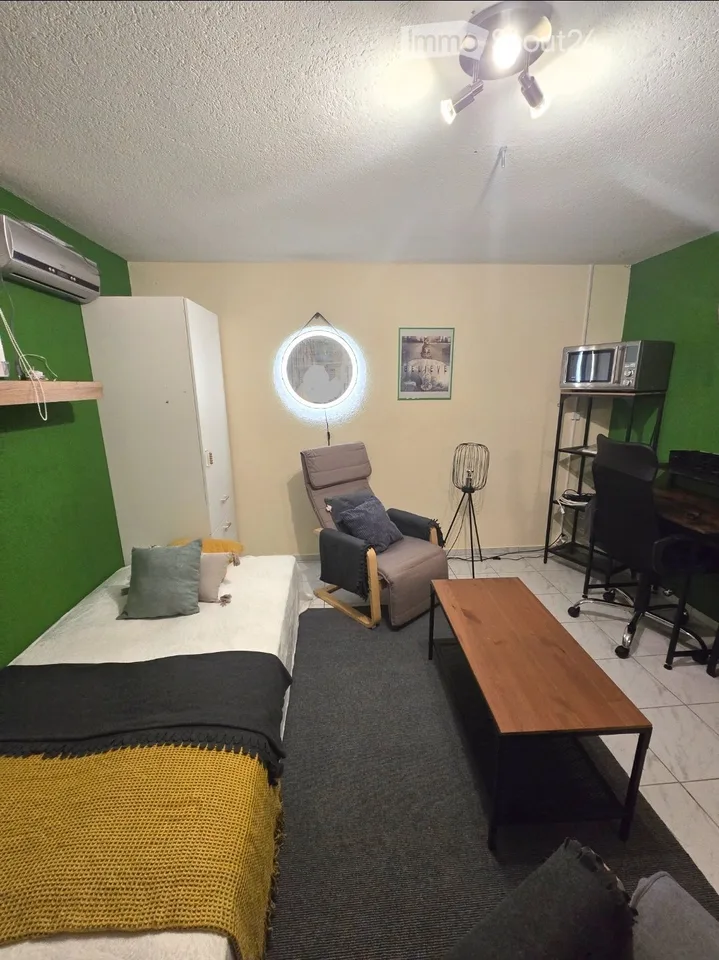 Chambre meublée 20m2 : bureau, TV à 800.- charges comprises