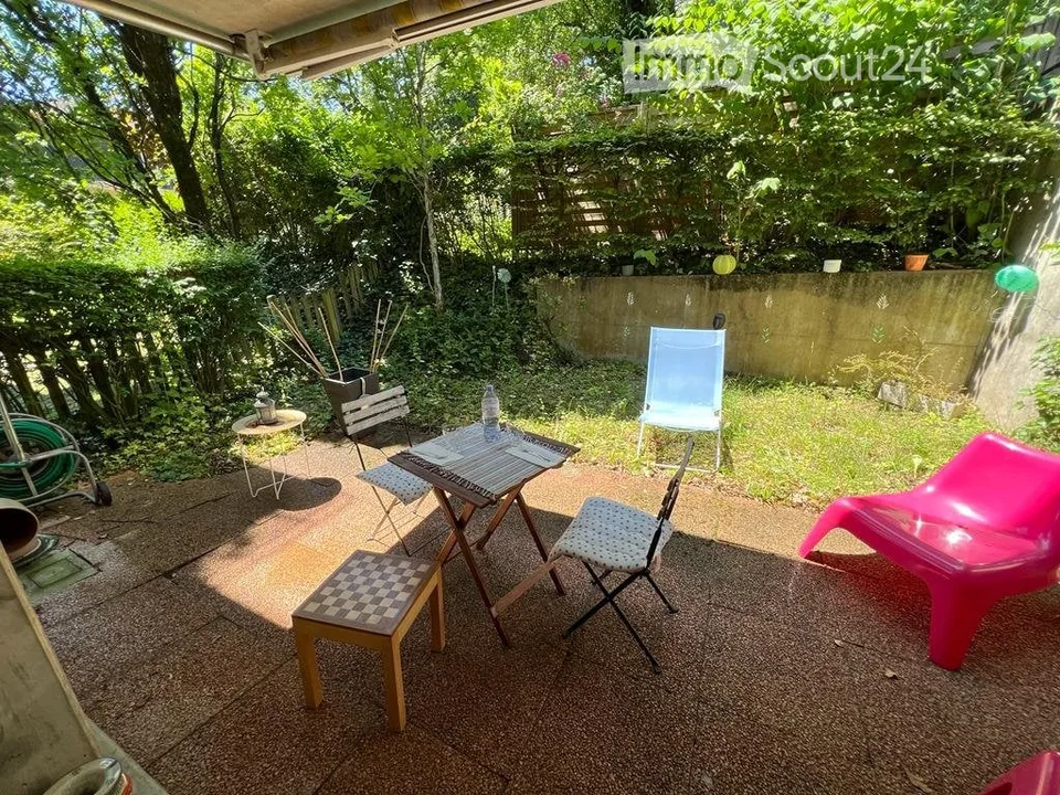 Room in shared apartment next to CHUV