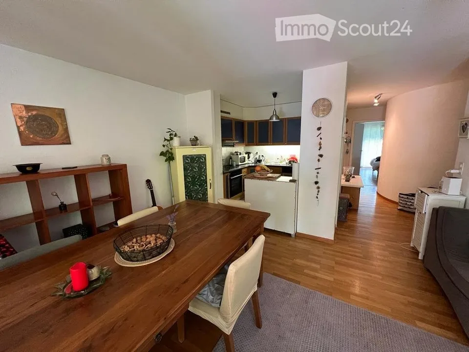 Room in shared apartment next to CHUV