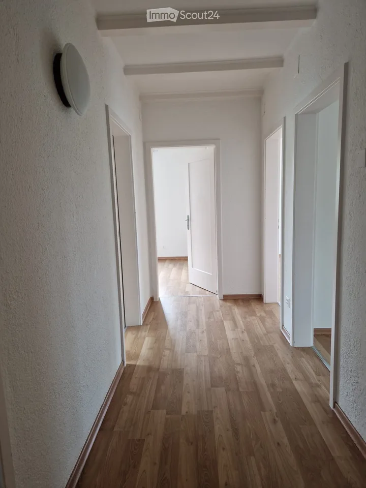 Charmante 3-Zimmer-Wohnung mit Balkon in Nidau – sofort verfügbar
