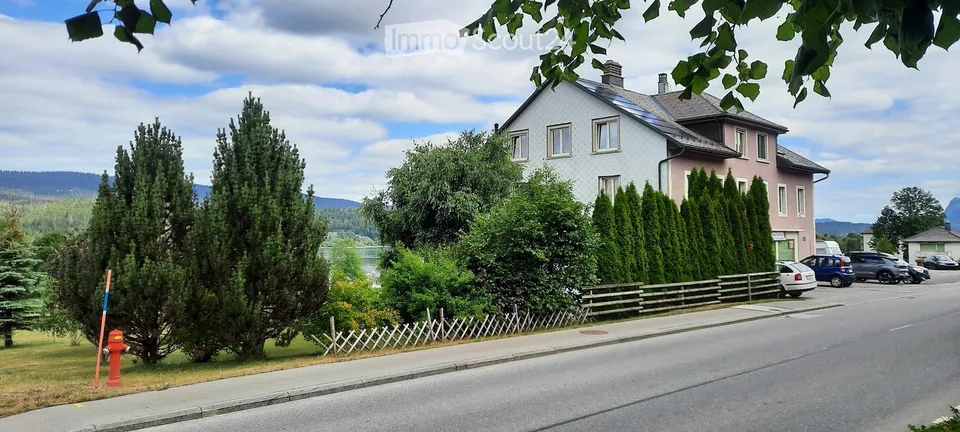 Grand appartement dans maison à 200 m. du lac de Joux