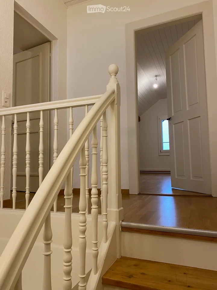 Charming 5.5-room maisonette apartment in an old building – Bern, Landhausweg 5