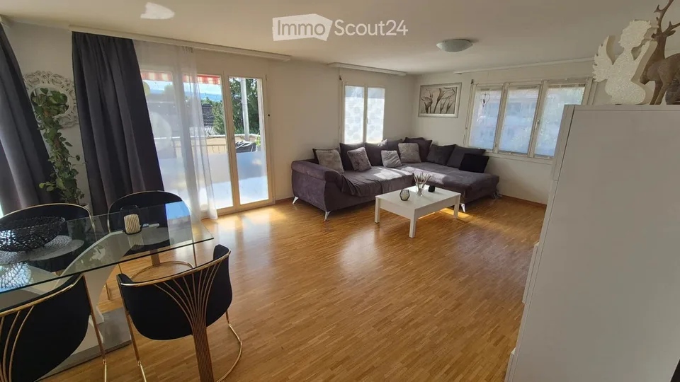 Grosszügige 3.5 Zimmer Wohnung