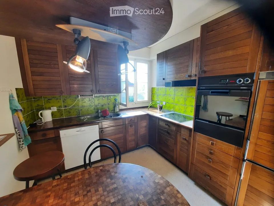 Bright 3-room apartment with large balcony in 3-family house for rent