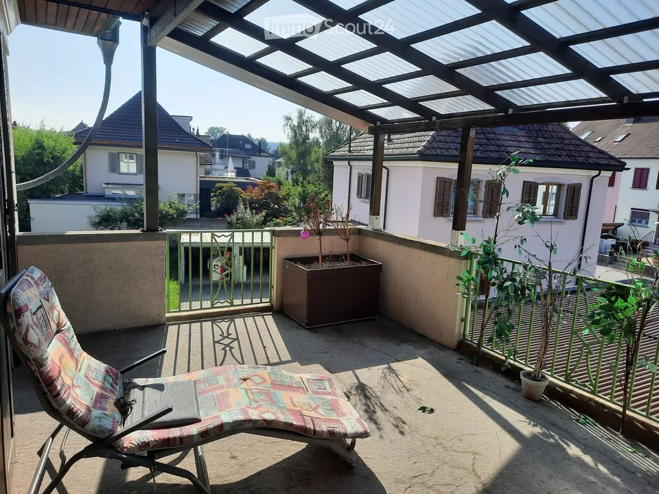 Bright 3-room apartment with large balcony in 3-family house for rent