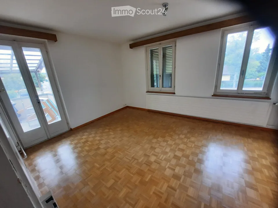 Bright 3-room apartment with large balcony in 3-family house for rent
