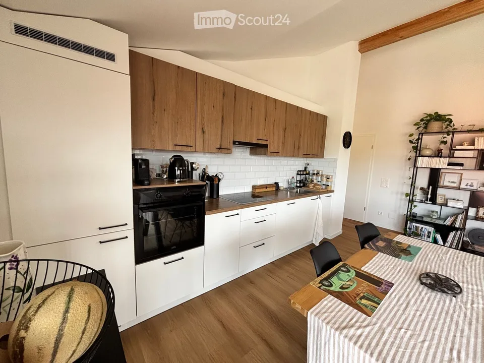 Beautiful 3.5-room apartment with balcony and parking space