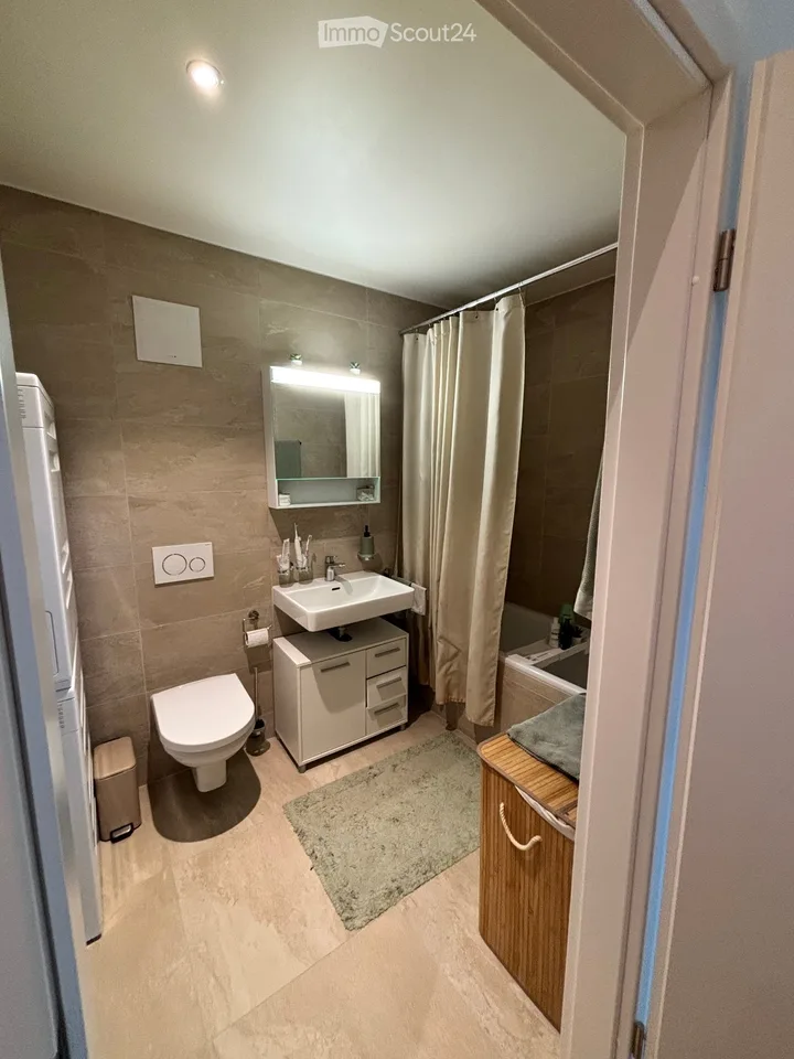 Beautiful 3.5-room apartment with balcony and parking space