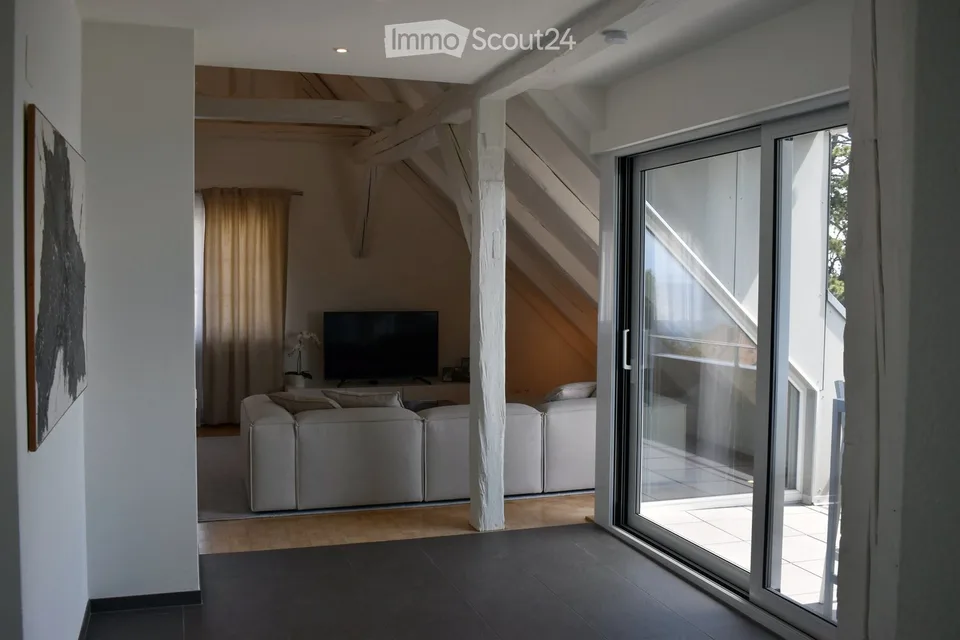 Charmantes Dachwohnung mit 4.5 Zimmern in Evilard