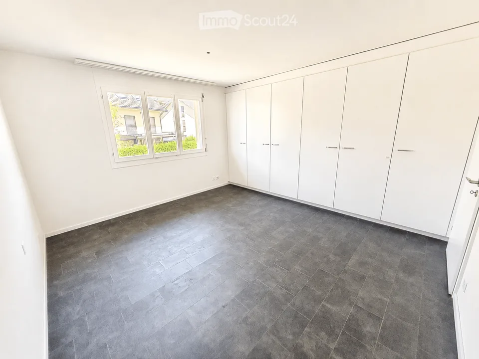 Dreamy panoramic view & absolute tranquility – spacious 5½-room terrace apartment in Adligenswil Lucerne – photo 5 of 9