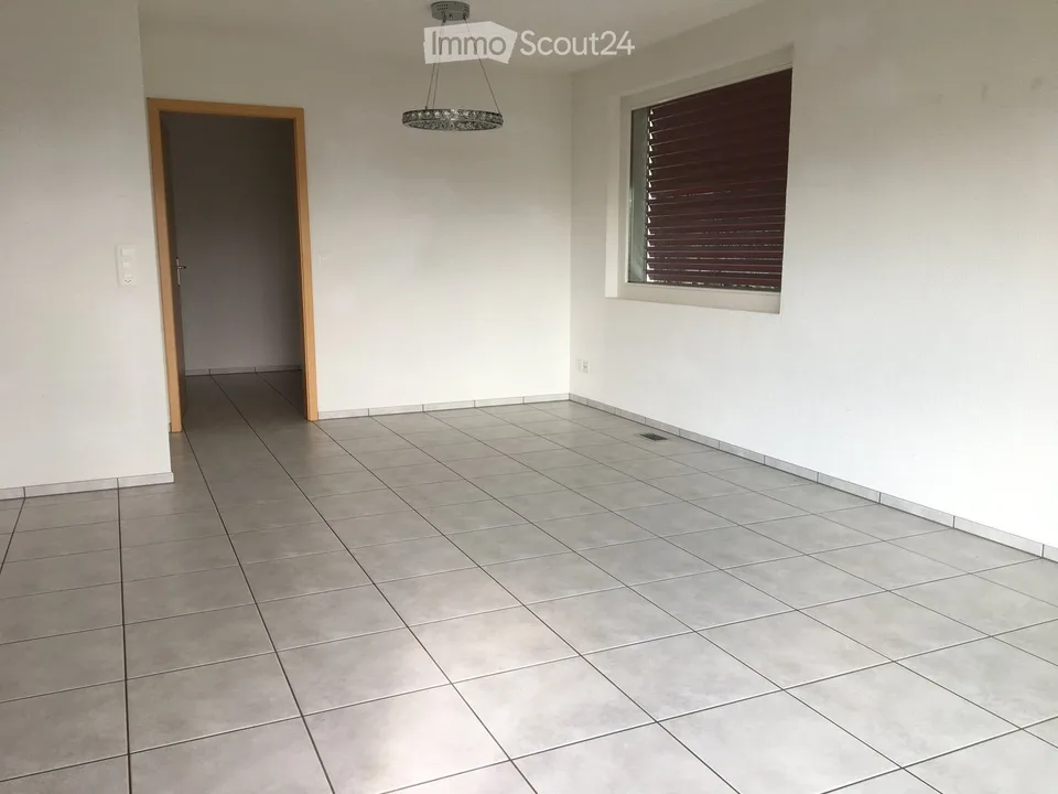 Attractive 4-room apartment with garden terrace, garage / near public transport