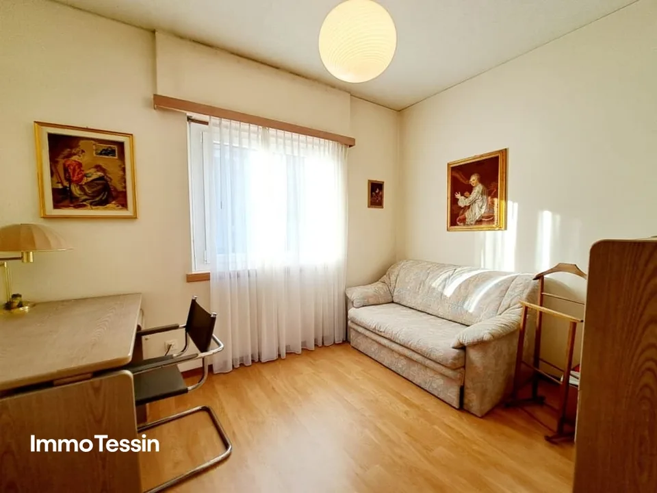 GELEGENHEIT: Luxuswohnung an top Lage mit Pool & Seesicht über Lugano auf den Lago Lugano