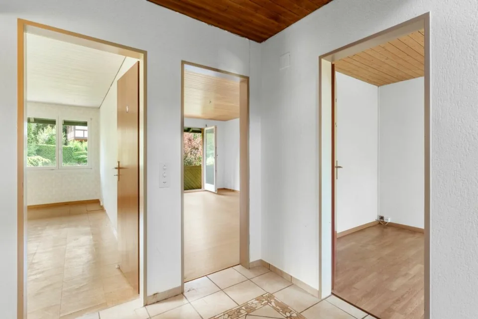 Maison d'angle de 5,5 pièces avec grand jardin et potentiel