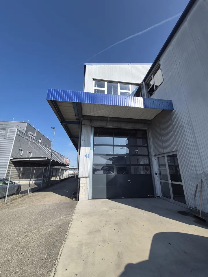 Versatile commercial unit